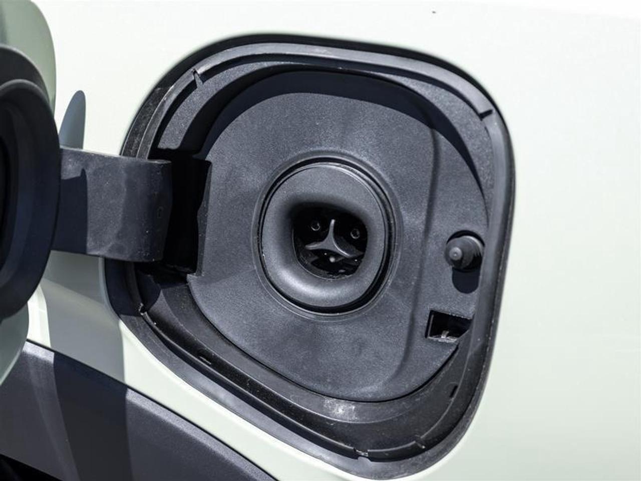 2027 Chevrolet Bolt LT 4dr Photo