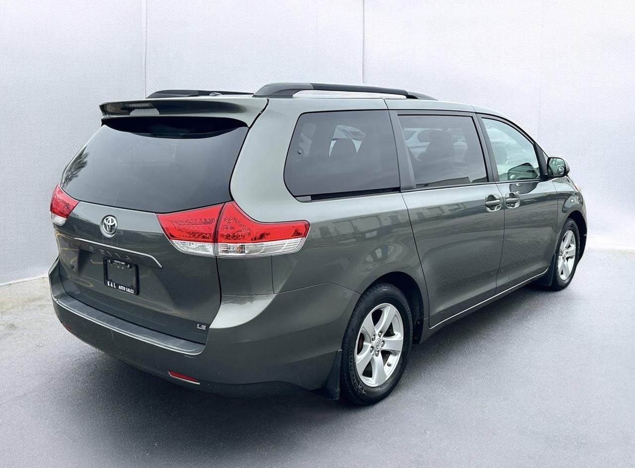 2011 Toyota Sienna 8 PASSENGER ~ PWD DOORS ~ DVD ~ REAR CAM Photo2