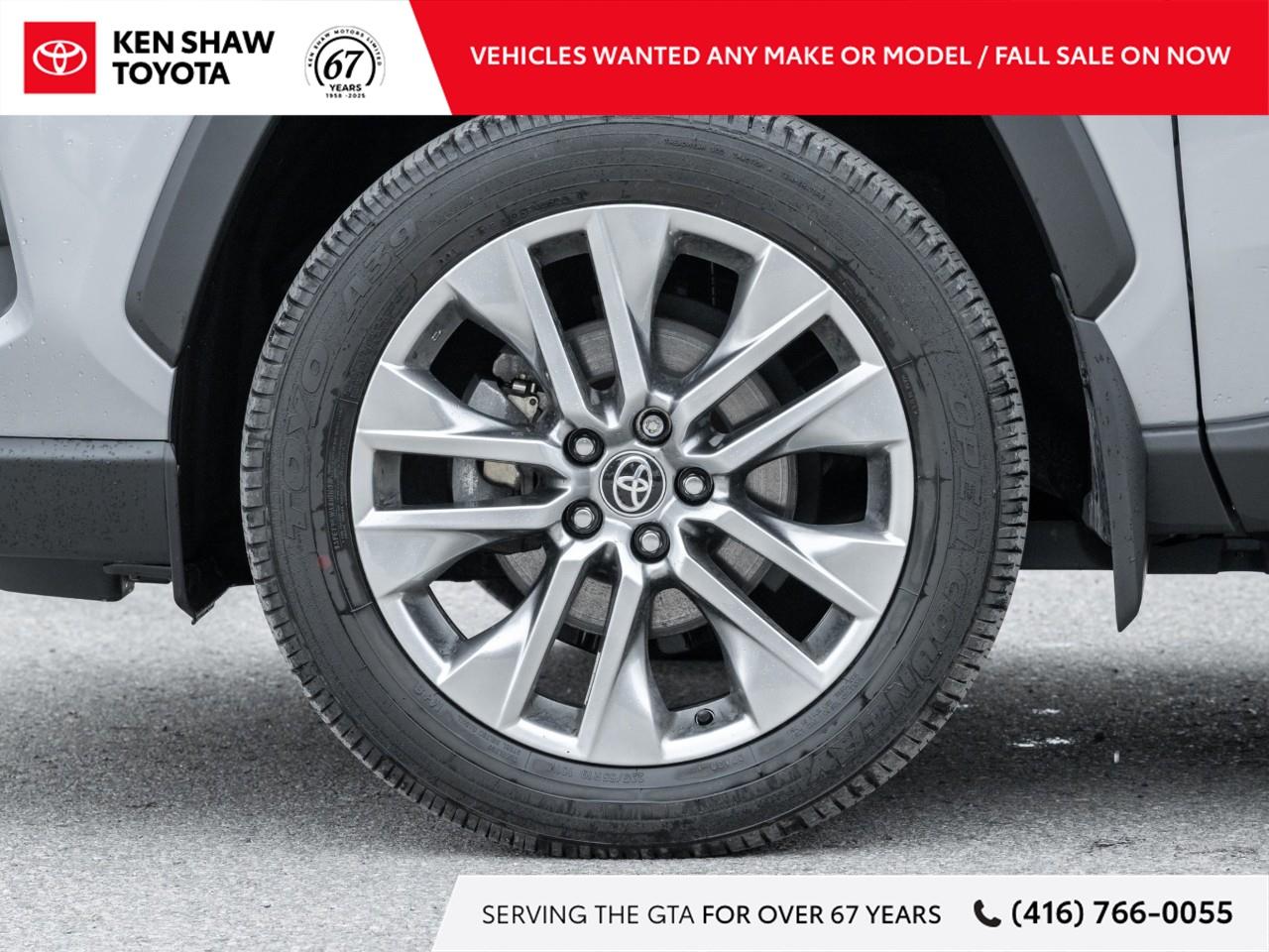 2024 Toyota RAV4 XLE 4dr All-wheel Drive Photo4
