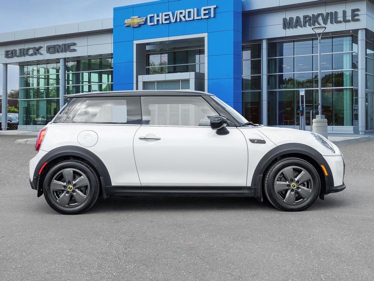 2024 MINI SE 3 Door Cooper Front-Wheel Drive Hatchback Photo2
