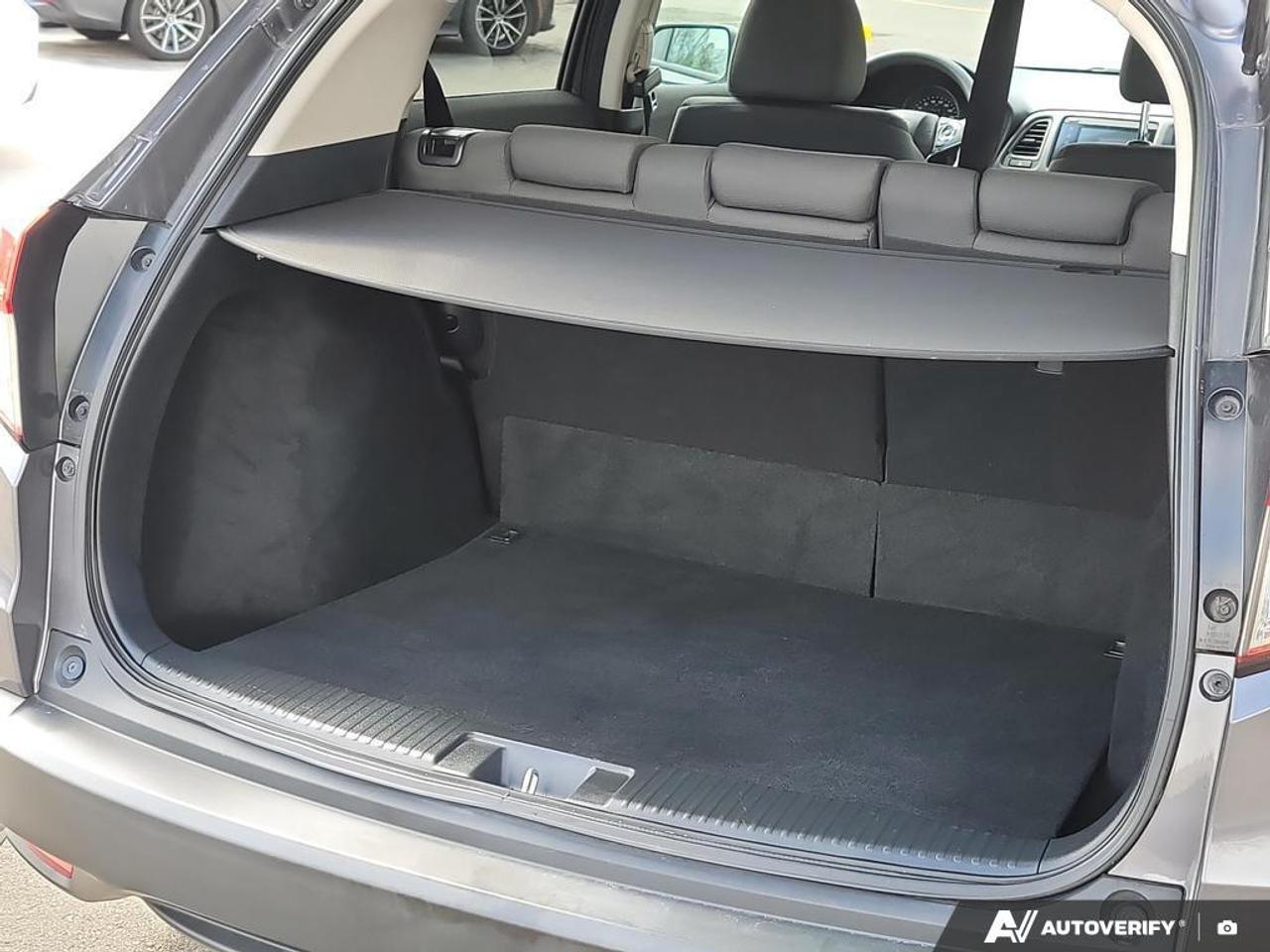 2021 Honda HR-V LX HEATED SEATS   LANE ASSIST   SMART DEVICE INTEG Photo