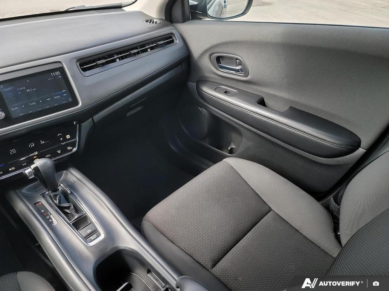 2021 Honda HR-V LX HEATED SEATS   LANE ASSIST   SMART DEVICE INTEG Photo