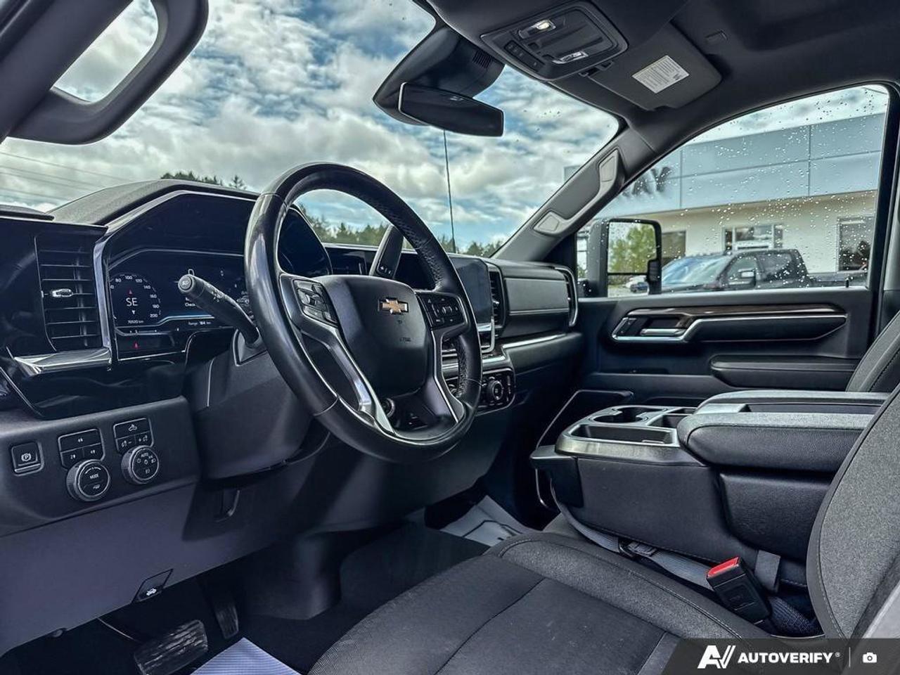 2024 Chevrolet SILVERADO 2500HD LT SPRAY IN BEDLINER. ALLWEATHER MATS. TRAILERING Photo
