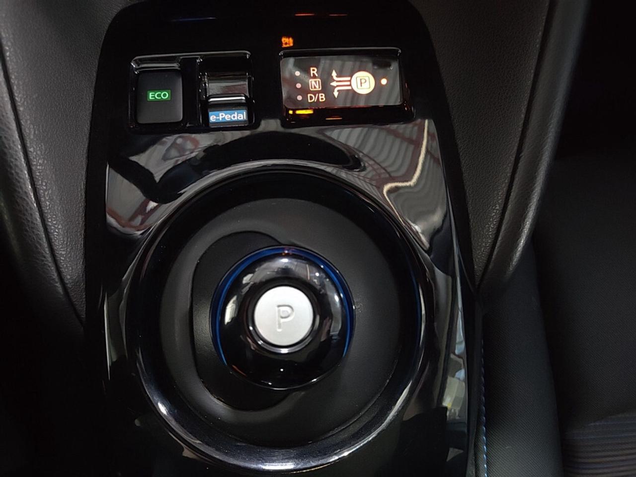 2023 Nissan Leaf SV  Hatchback Photo