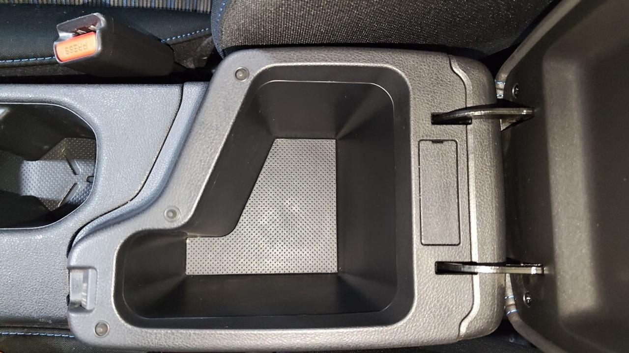 2023 Nissan Leaf SV  Hatchback Photo