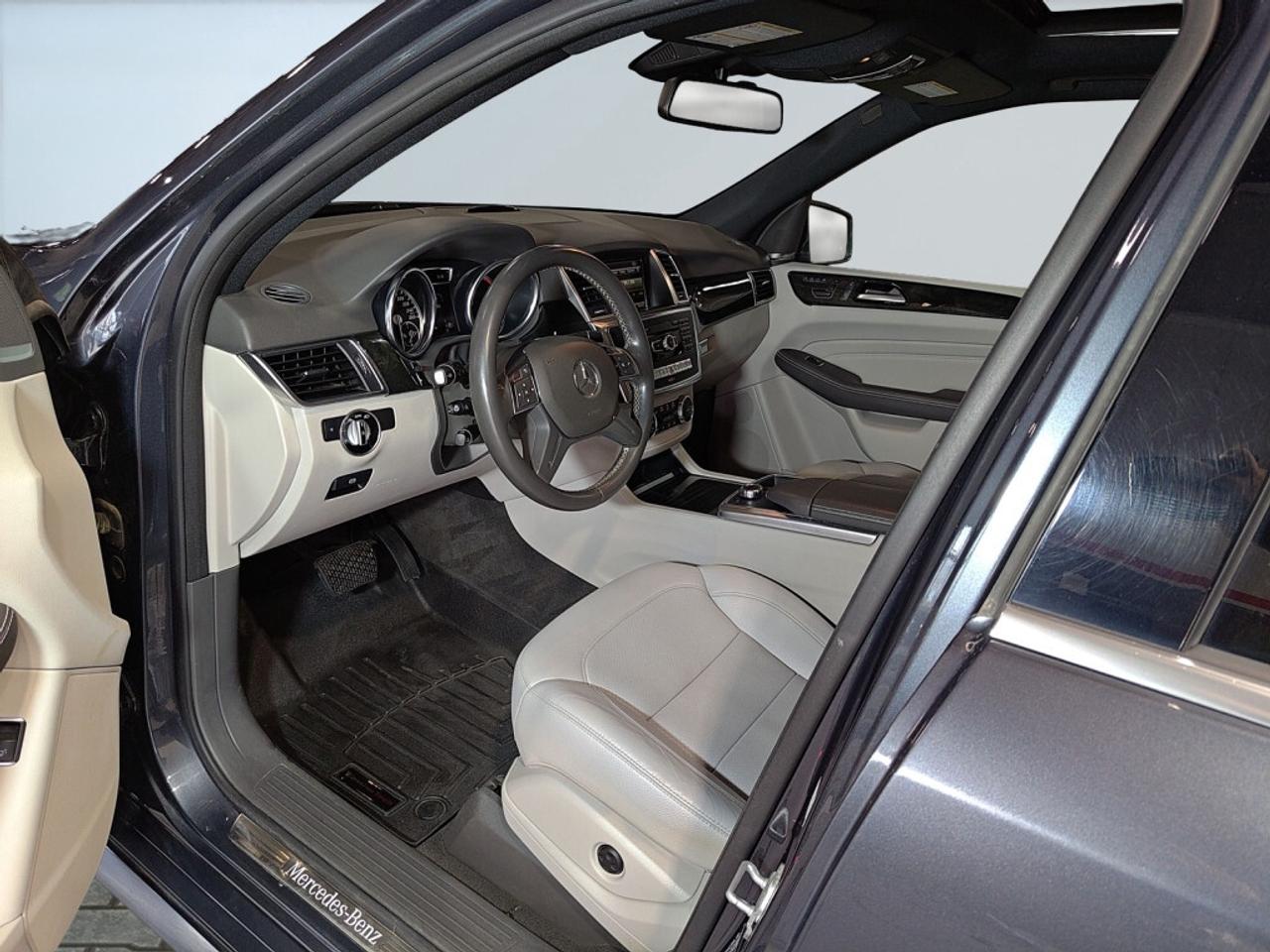 2015 Mercedes-Benz M-Class 4MATIC  ML 350 BlueTEC/ Leather/NAVI/Sunroof/Clean Photo