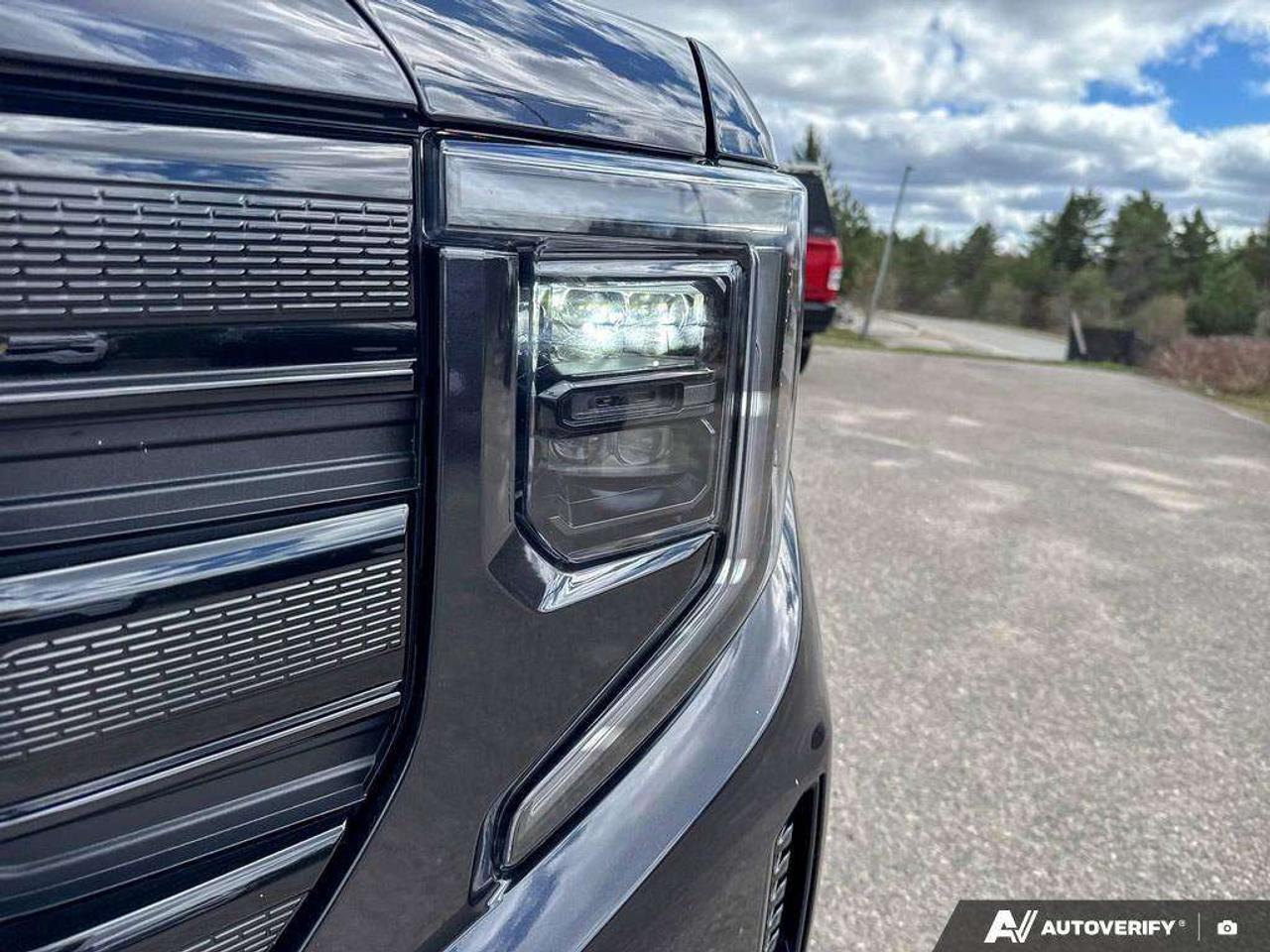 2025 GMC Sierra 1500 Trailer Brake Controller   Heated Seats   Wireless Charging   Remote Start Photo