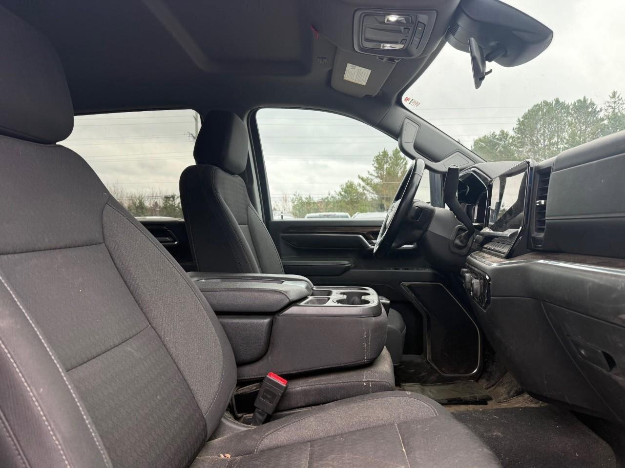 2024 Chevrolet SILVERADO 2500HD LT SPRAY IN BEDLINER. ALLWEATHER MATS. TRAILERING Photo