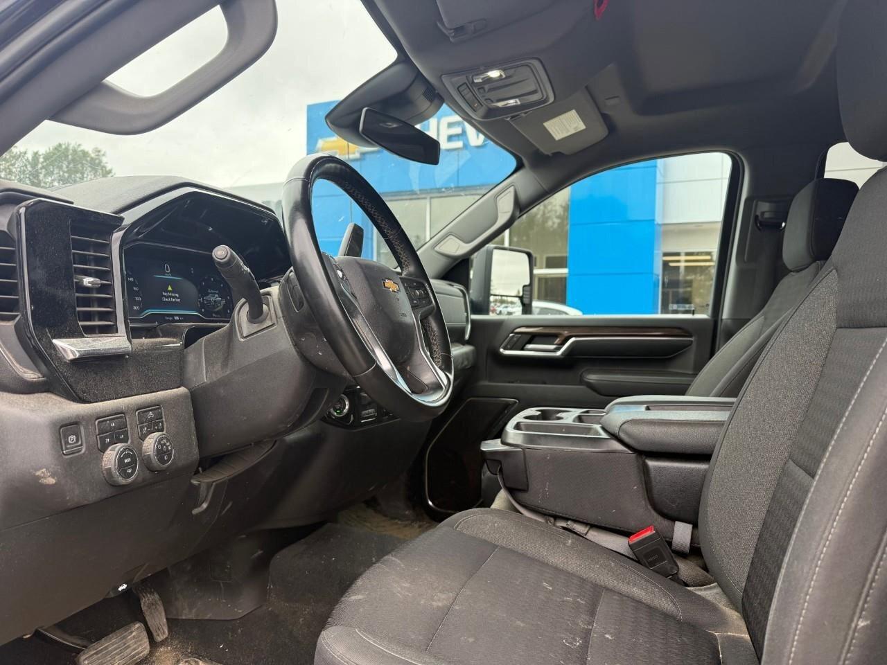 2024 Chevrolet SILVERADO 2500HD LT SPRAY IN BEDLINER. ALLWEATHER MATS. TRAILERING Photo