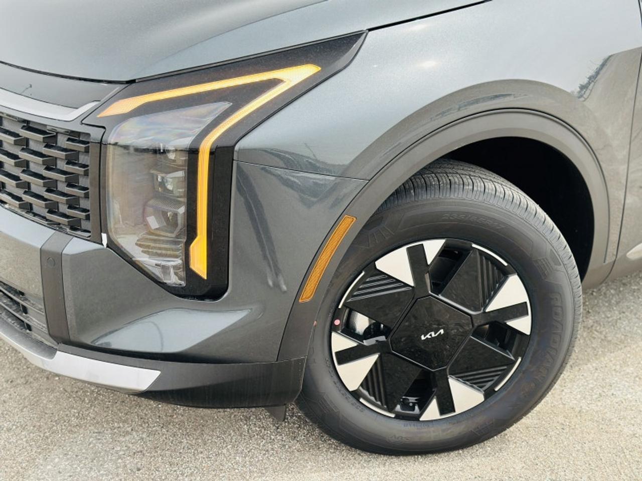 2026 Kia Sportage Hybrid EX AWD Photo3
