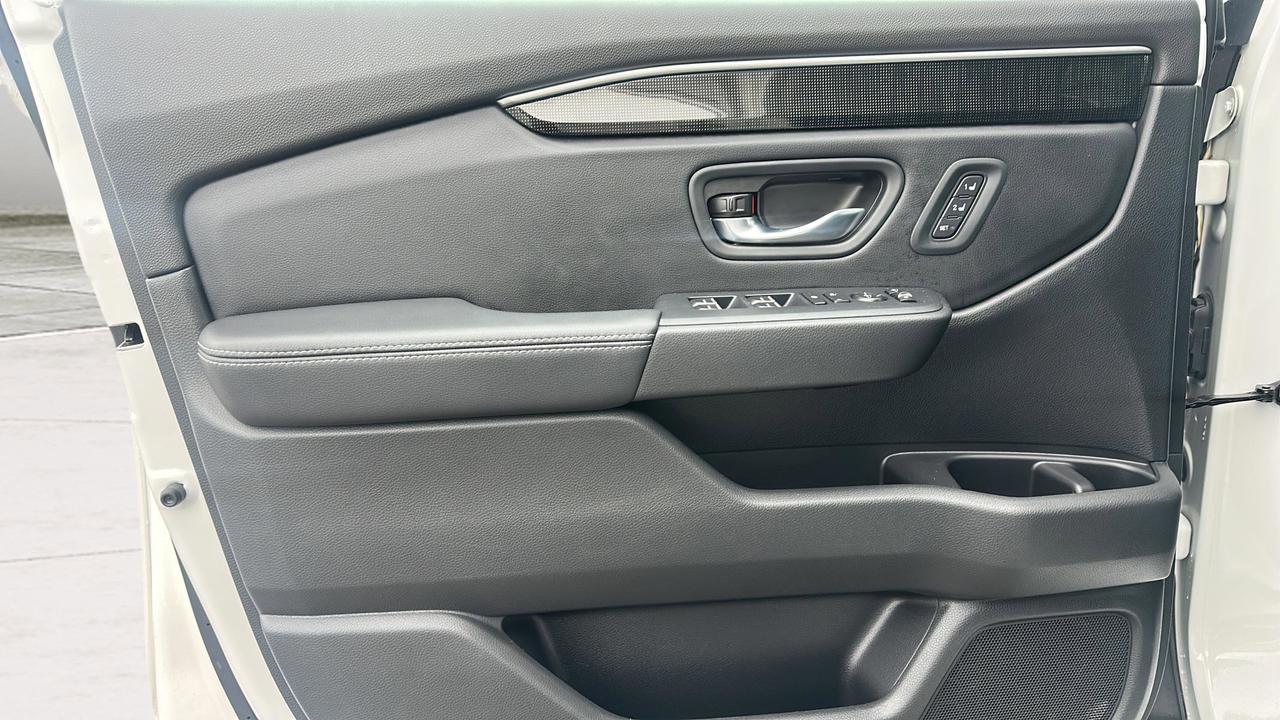 2025 Honda Pilot Touring AWD Photo