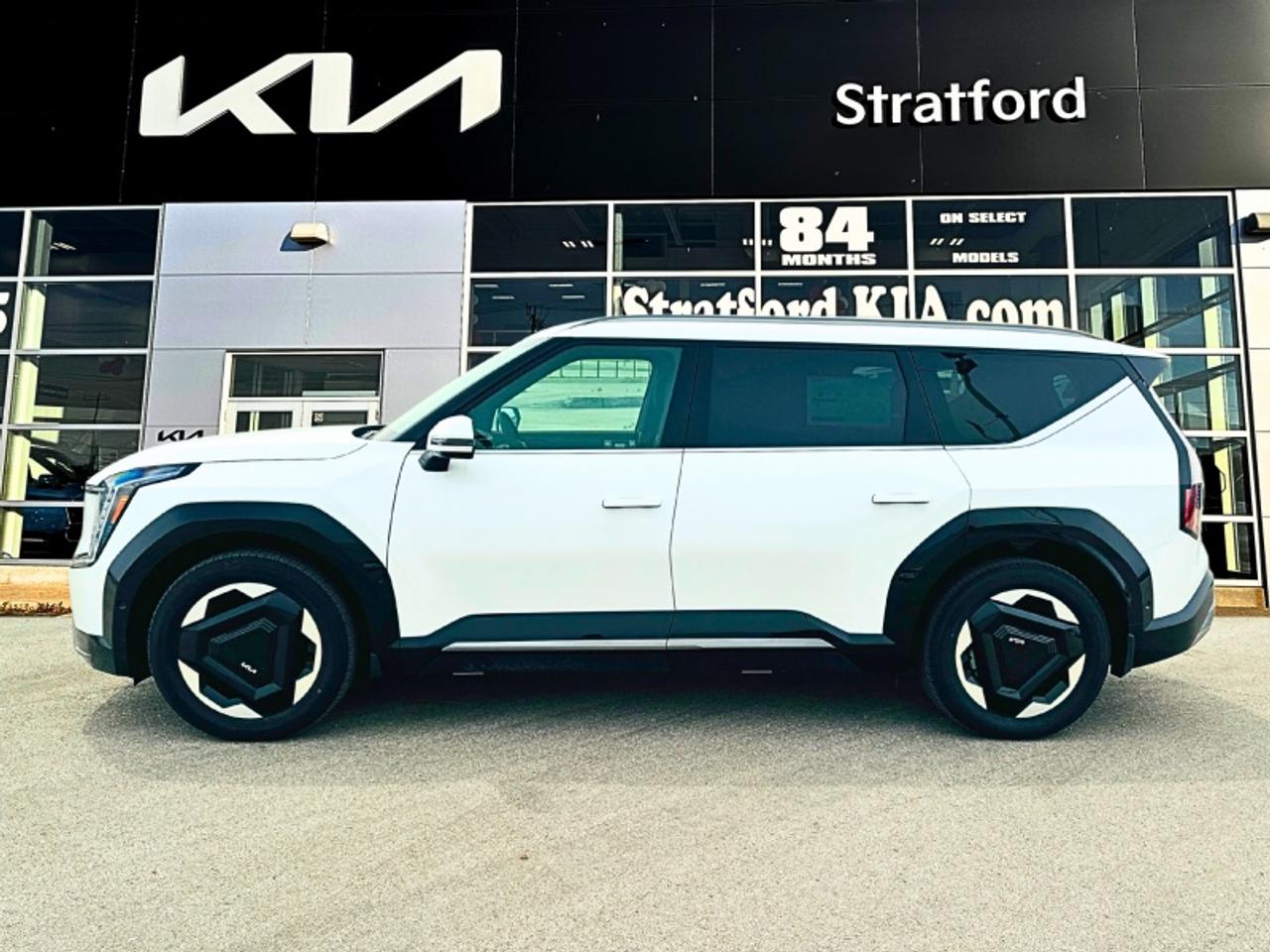 2026 Kia EV9 W/PREMIUM PACKAGE Photo2