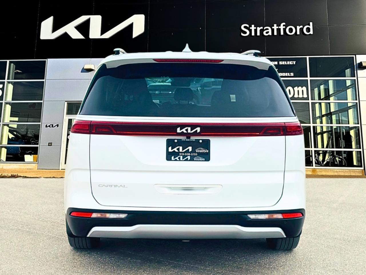 2024 Kia Carnival LX+ Photo3