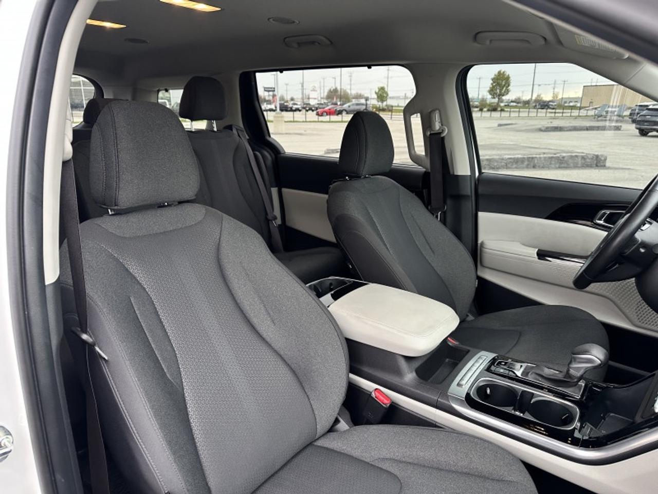 2024 Kia Carnival LX+ Photo