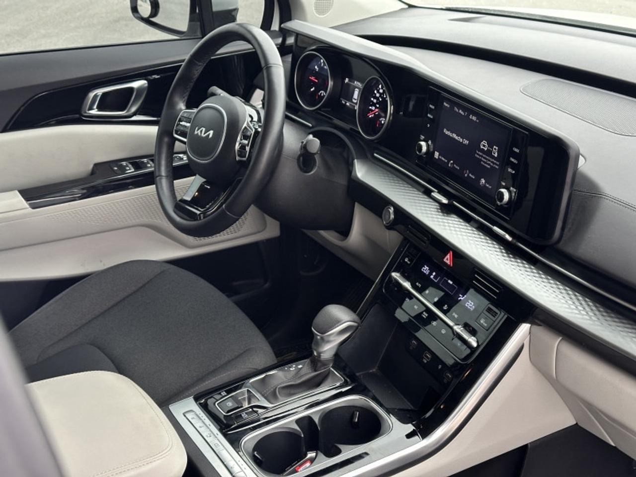 2024 Kia Carnival LX+ Photo