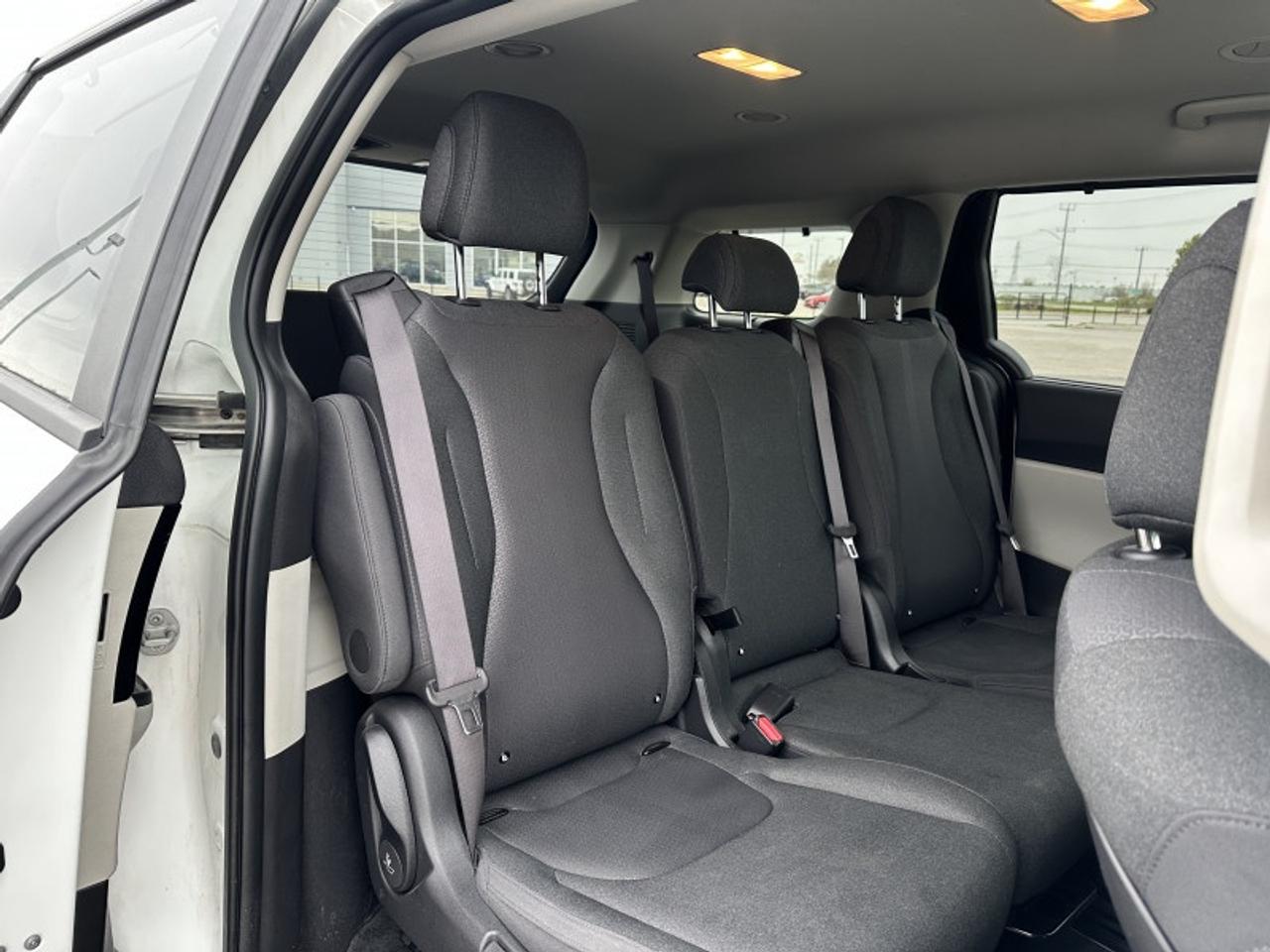 2024 Kia Carnival LX+ Photo