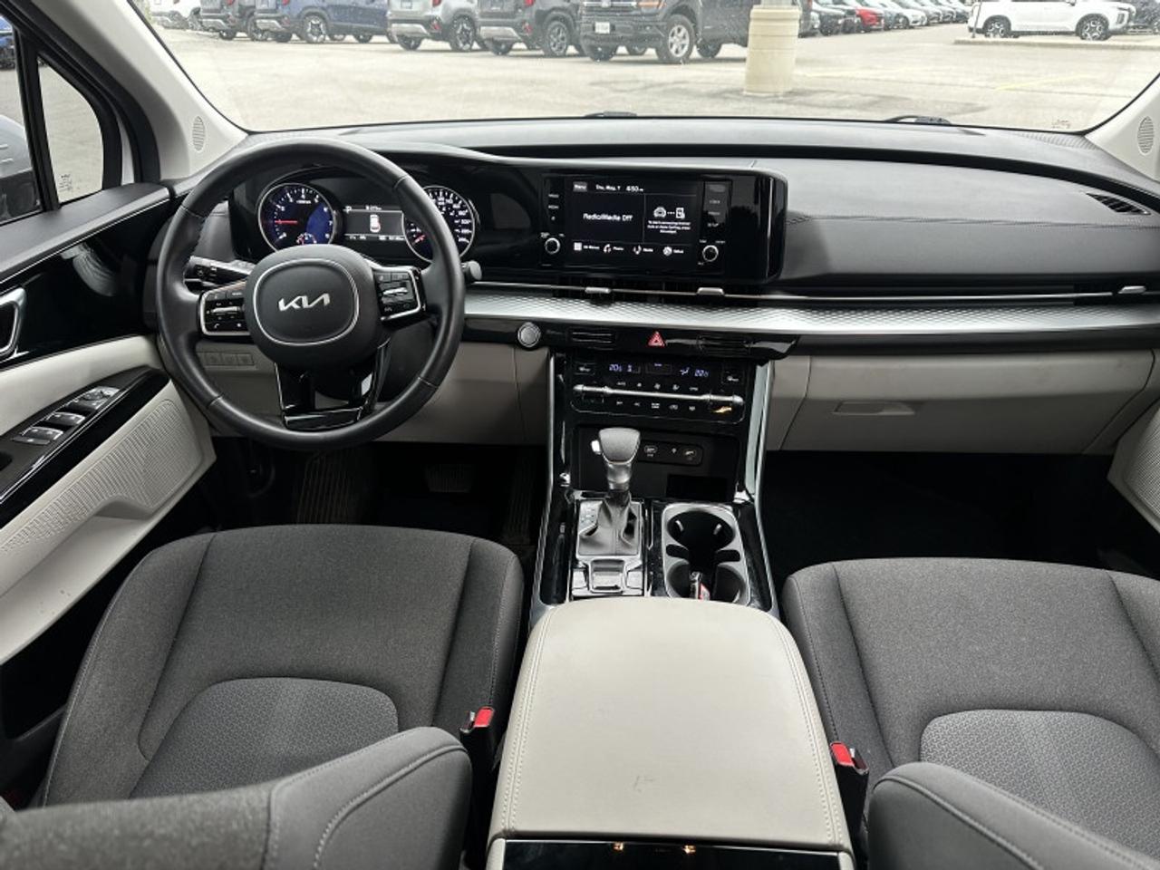 2024 Kia Carnival LX+ Photo