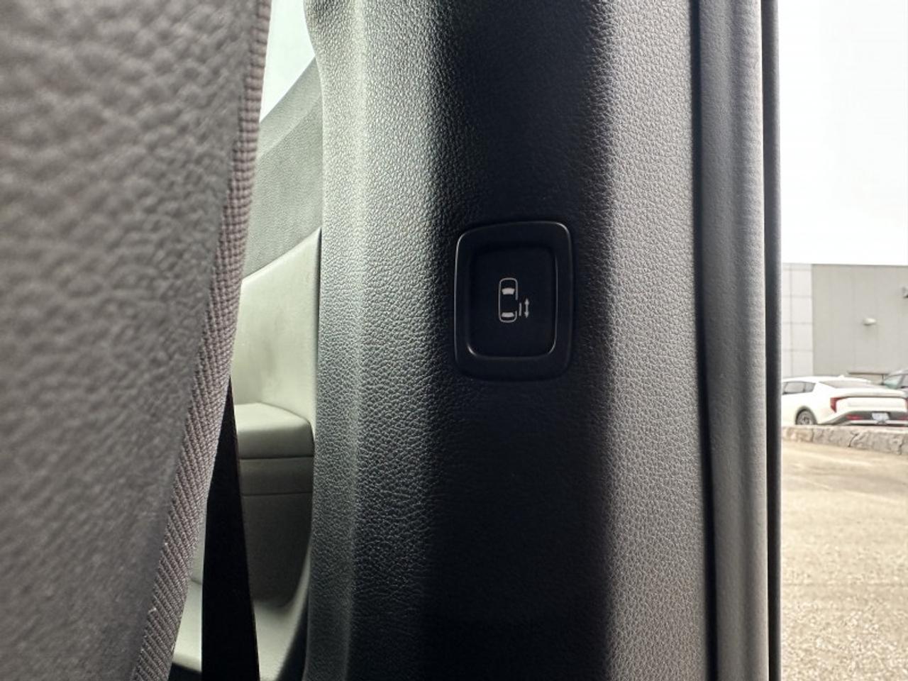 2024 Kia Carnival LX+ Photo