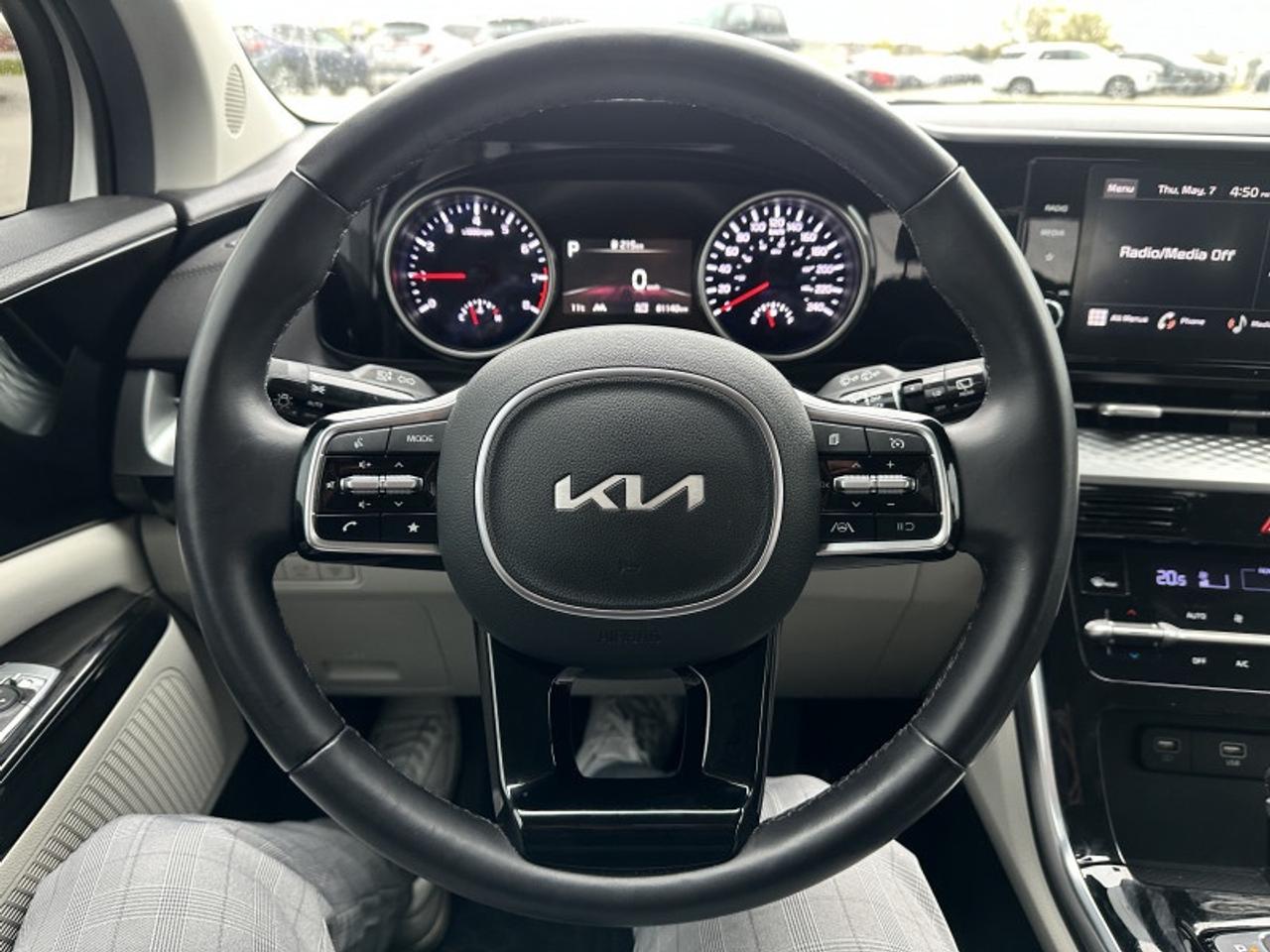 2024 Kia Carnival LX+ Photo