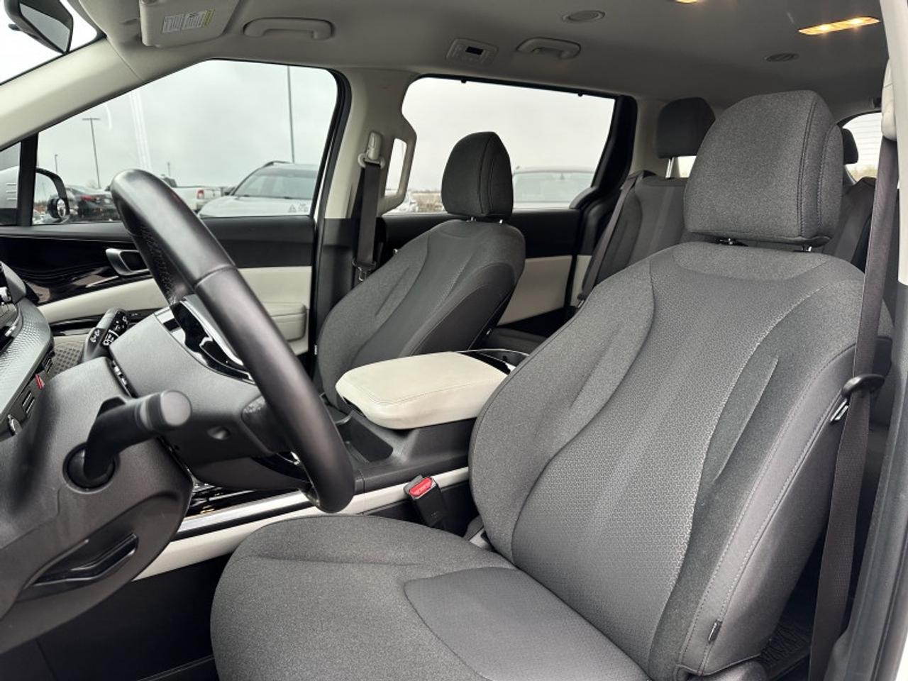 2024 Kia Carnival LX+ Photo
