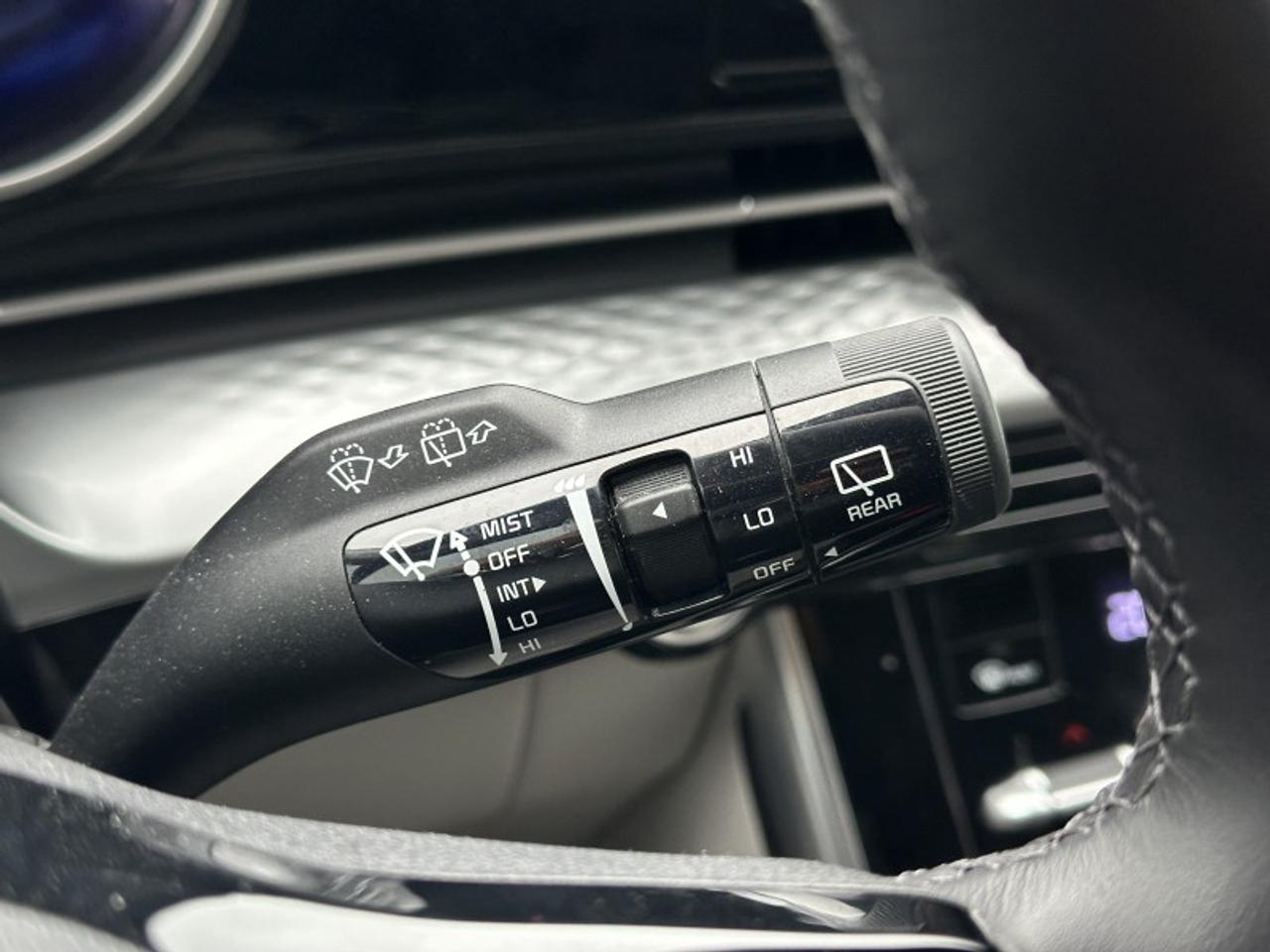 2024 Kia Carnival LX+ Photo