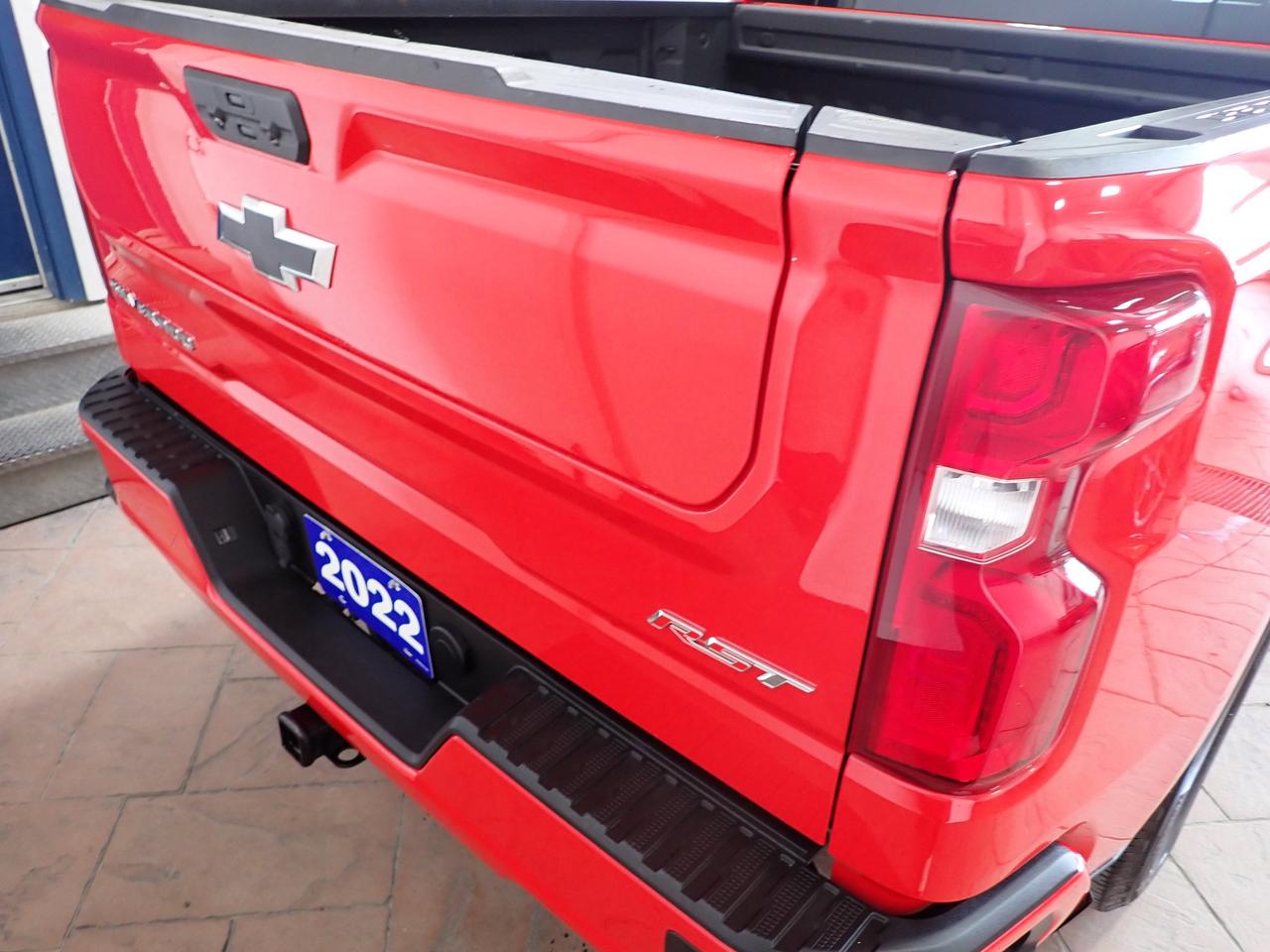 2022 Chevrolet Silverado 1500 RST 4WD CREW CAB Z71 5'8 BOX Photo
