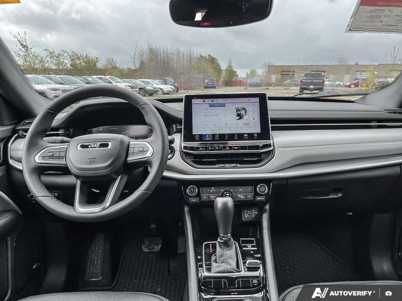 2024 Jeep Compass Limited | Leather | Sunroof | Navigation | Memory Seat | Ventilated Seats | Power Lift Gate | Photo