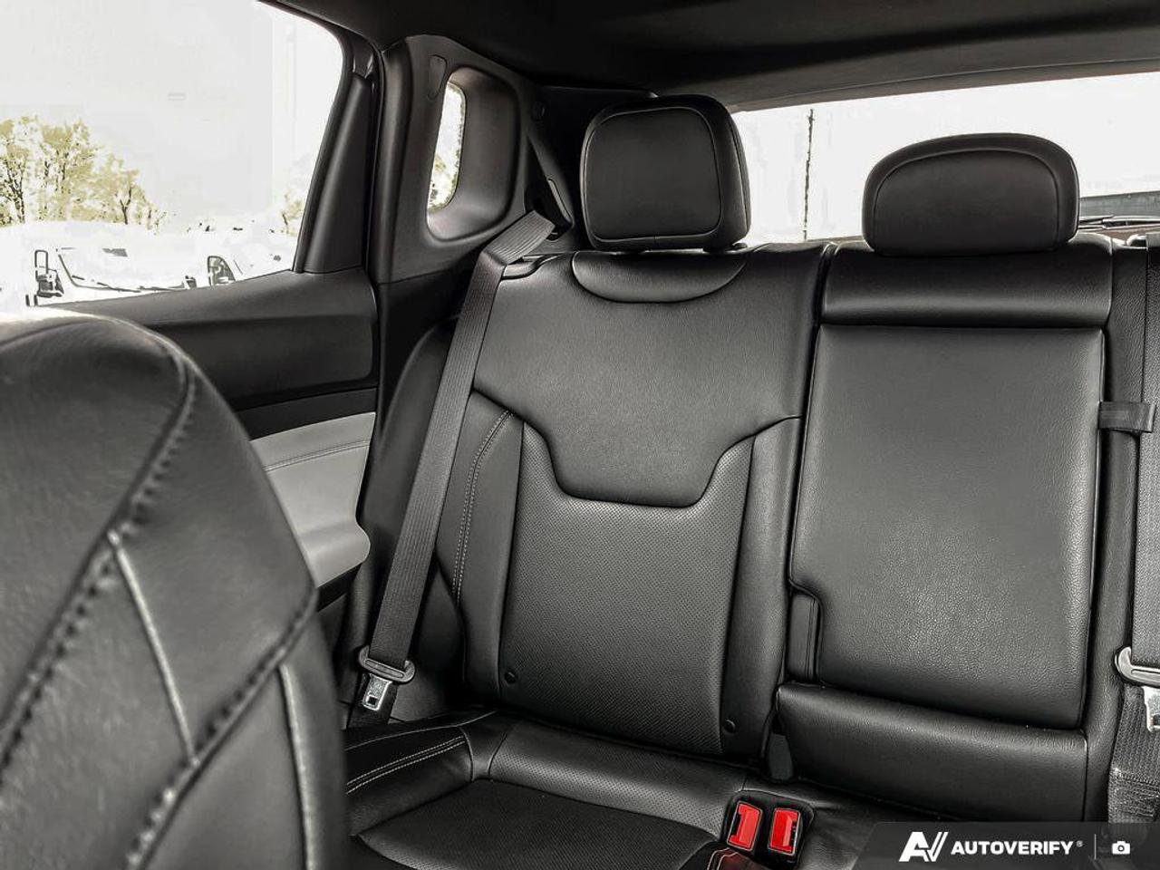 2024 Jeep Compass Limited | Leather | Sunroof | Navigation | Memory Seat | Ventilated Seats | Power Lift Gate | Photo