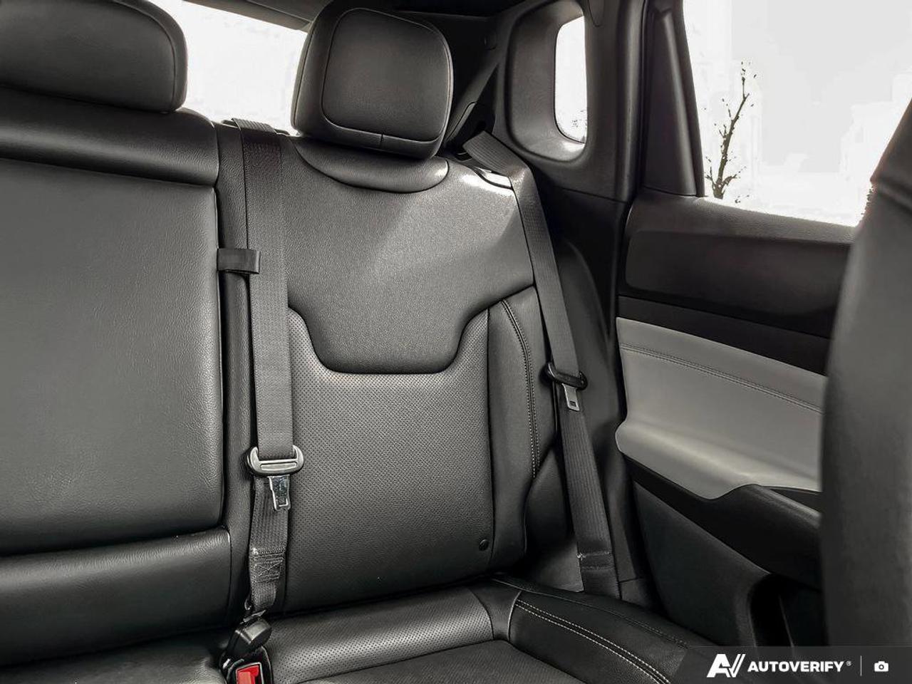 2024 Jeep Compass Limited | Leather | Sunroof | Navigation | Memory Seat | Ventilated Seats | Power Lift Gate | Photo