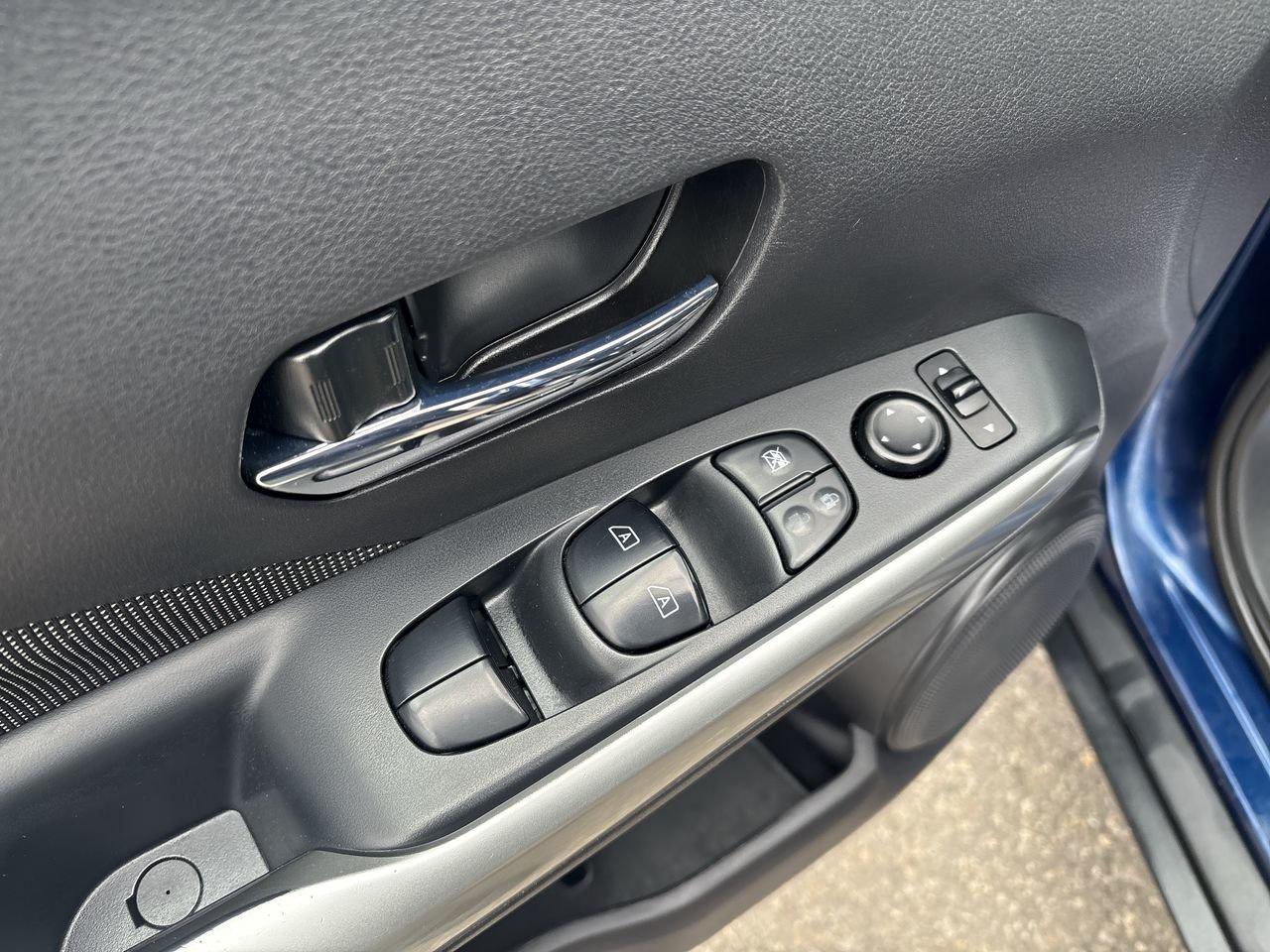 2020 Nissan Kicks SV Photo