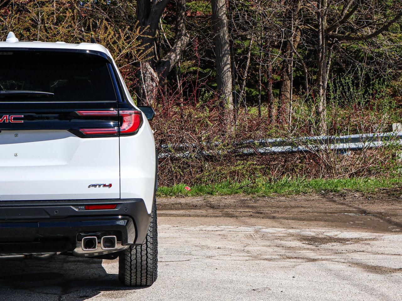 2026 GMC Acadia AT4 Photo