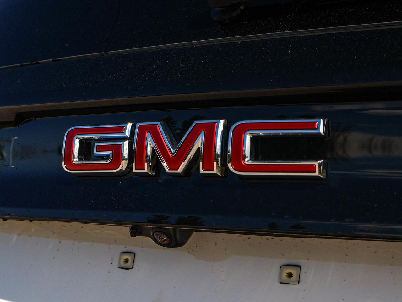 2026 GMC Acadia AT4 Photo