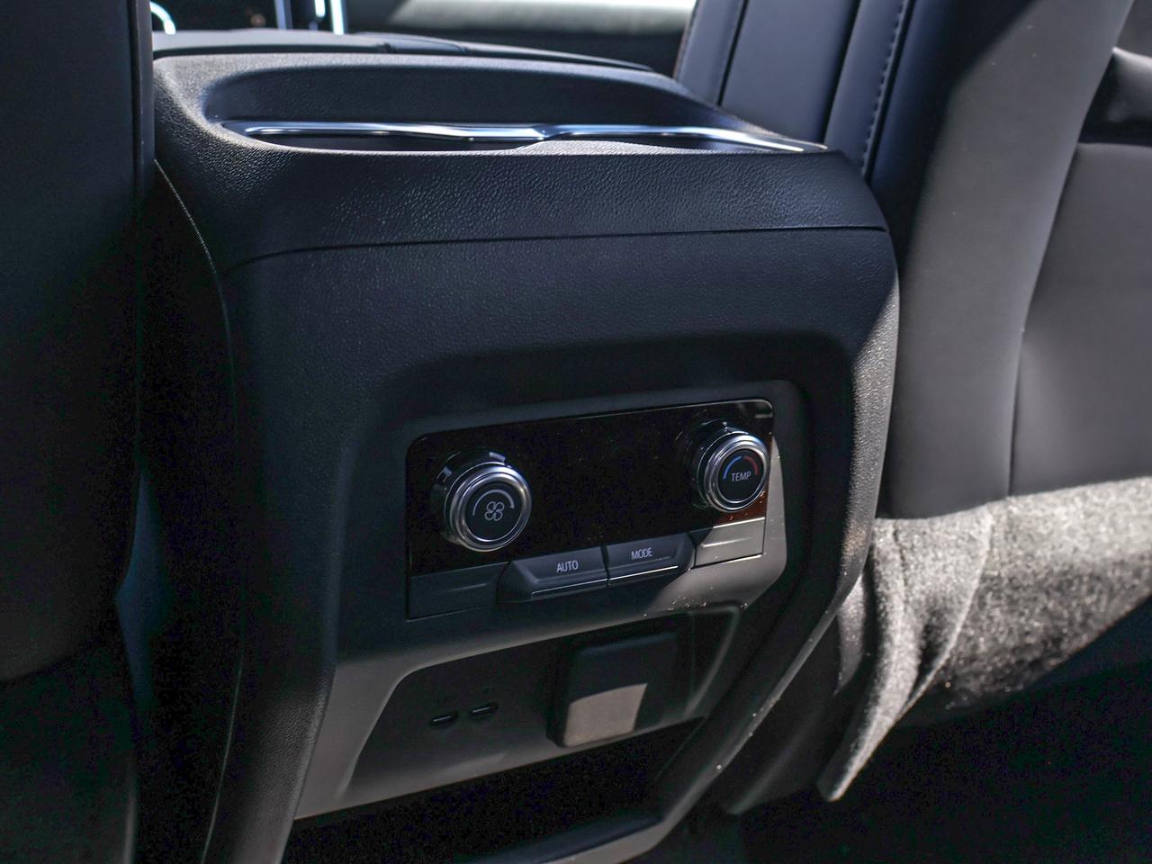 2026 GMC Acadia AT4 Photo