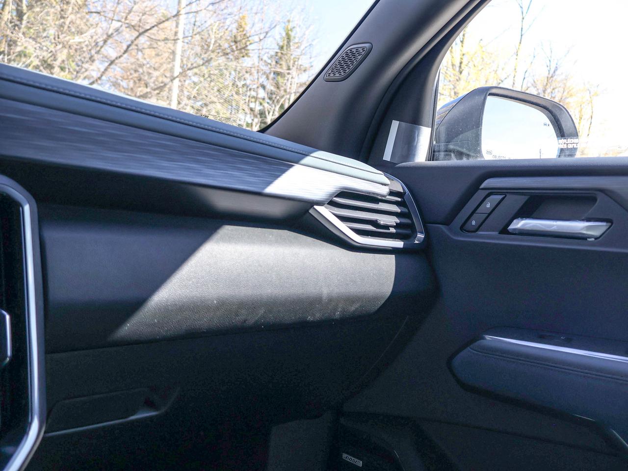 2026 GMC Acadia AT4 Photo