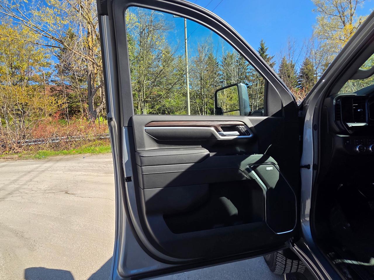 2026 GMC SIERRA 2500HD SLT Photo