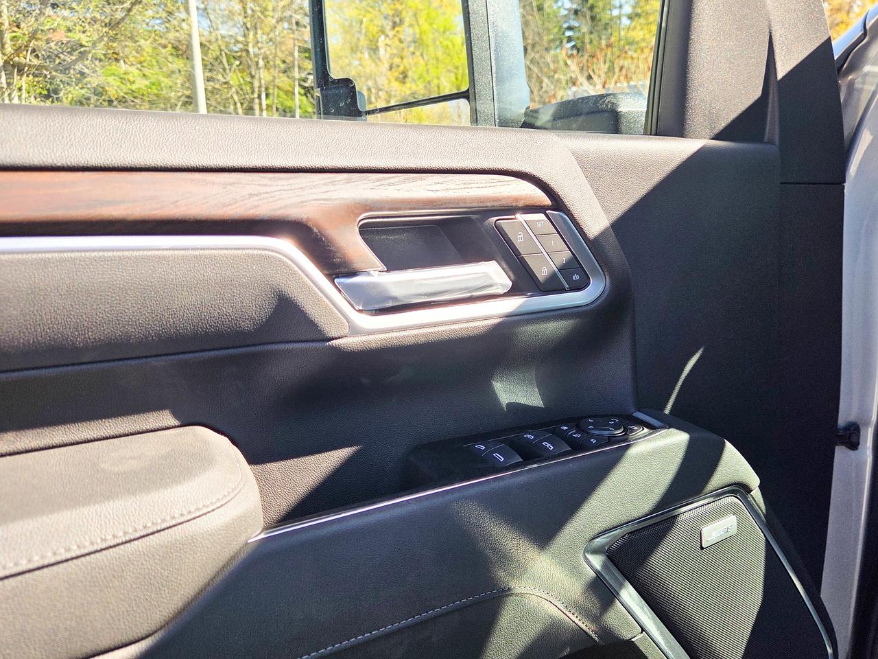 2026 GMC SIERRA 2500HD SLT Photo