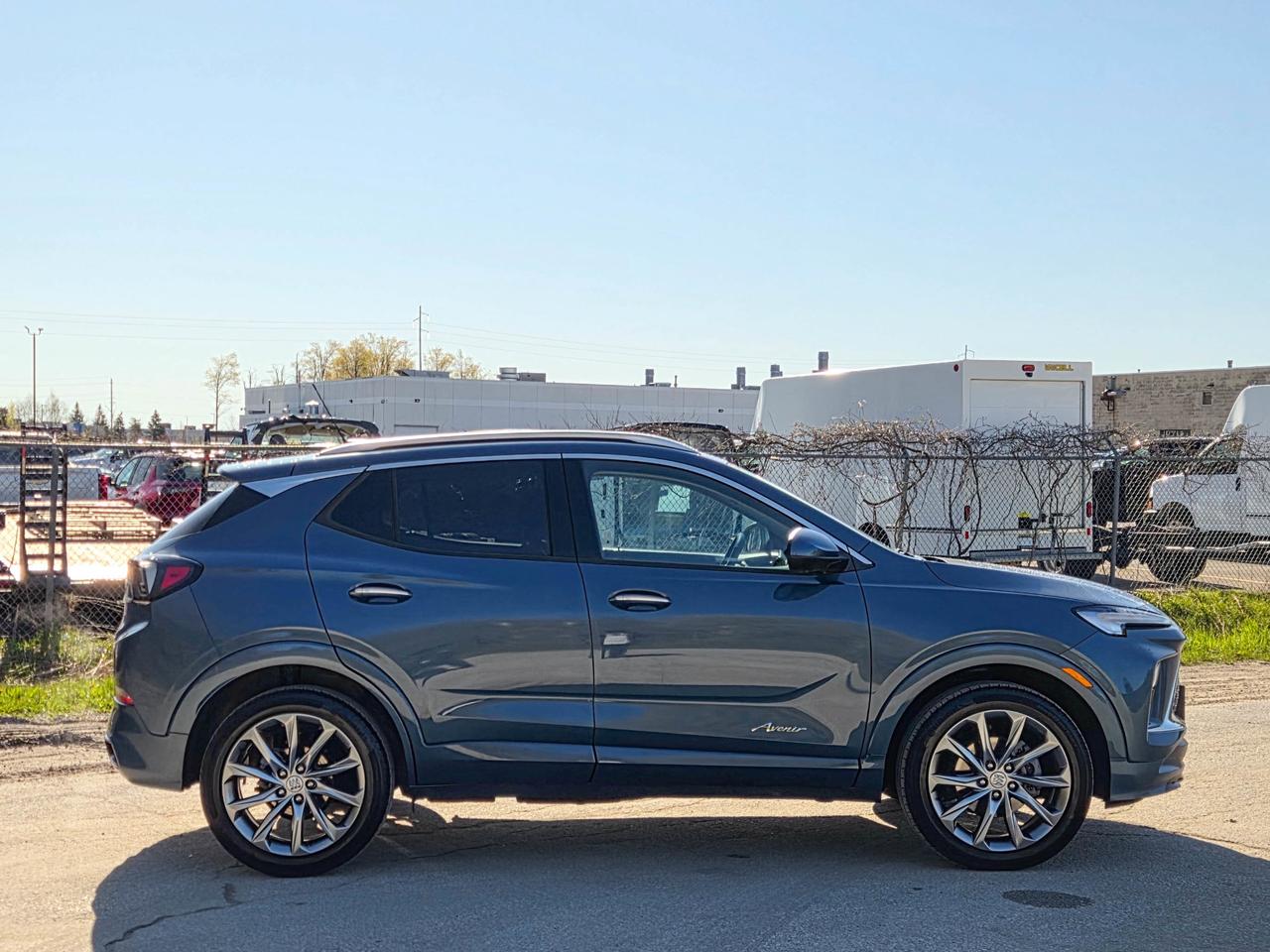 2024 Buick Encore GX Avenir Photo2