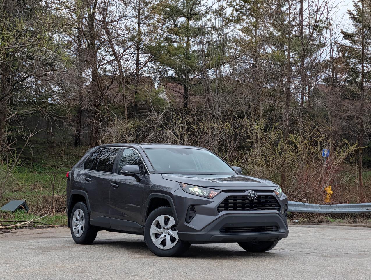 2024 Toyota RAV4 LE Photo2