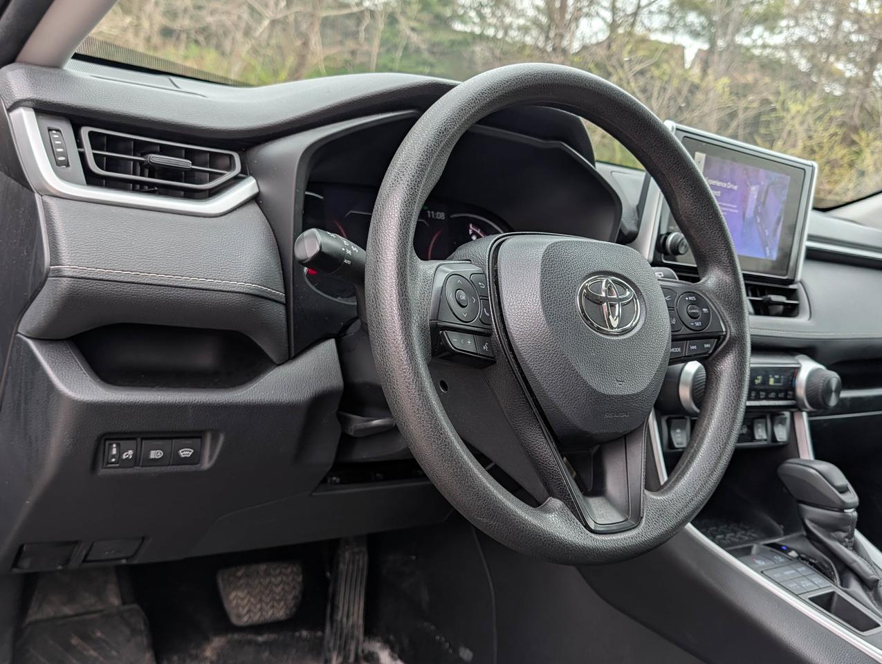 2024 Toyota RAV4 LE Photo