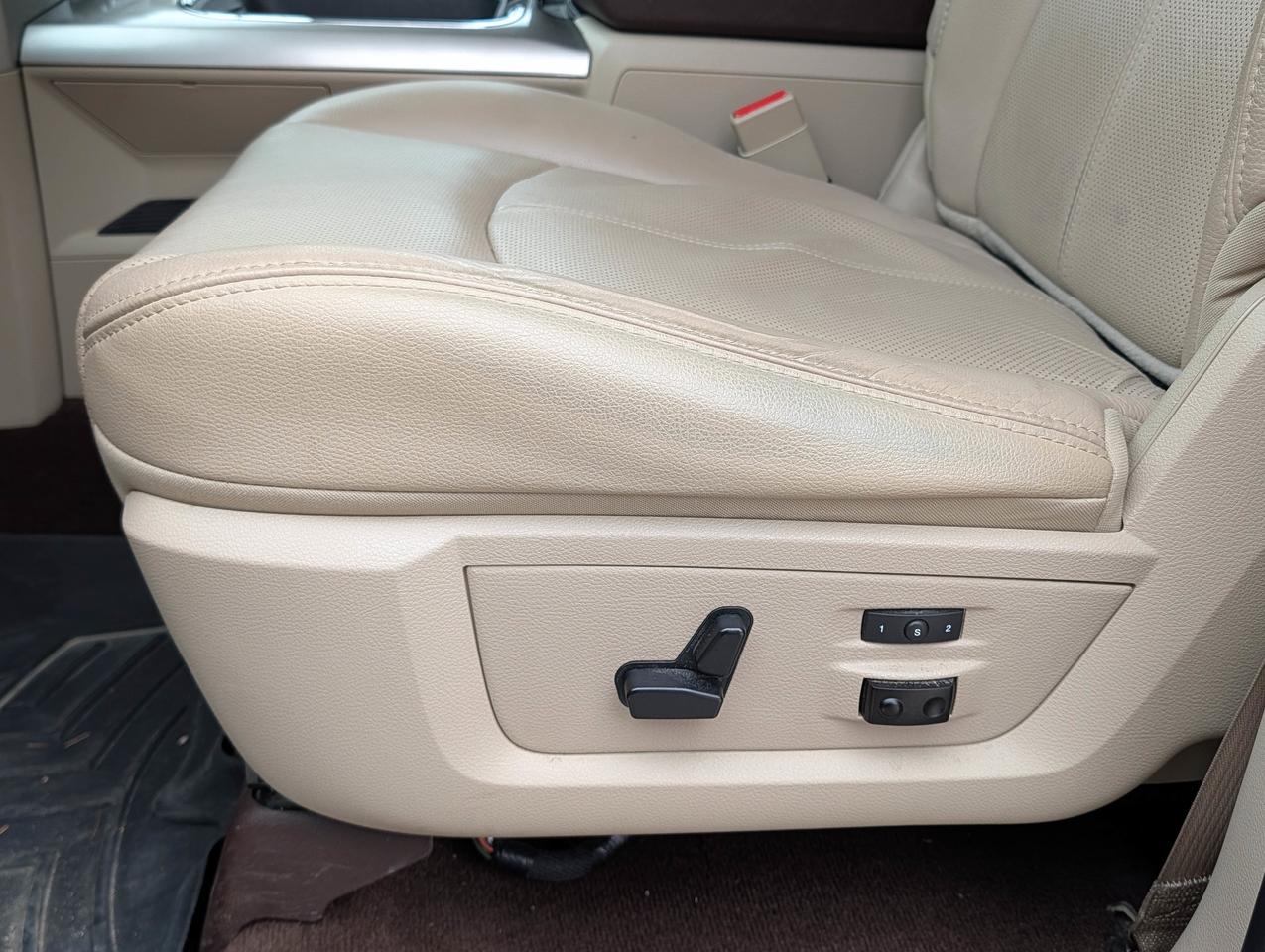 2018 RAM 1500 Laramie Photo