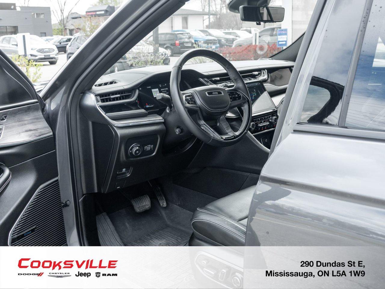 2024 Jeep Grand Cherokee OVERLAND 4X4 Photo