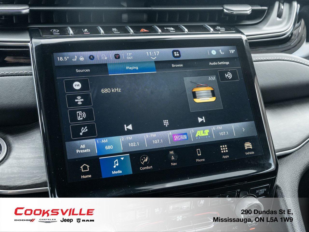 2024 Jeep Grand Cherokee OVERLAND 4X4 Photo