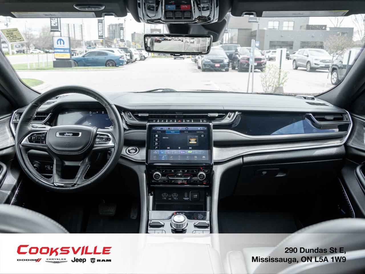 2024 Jeep Grand Cherokee OVERLAND 4X4 Photo