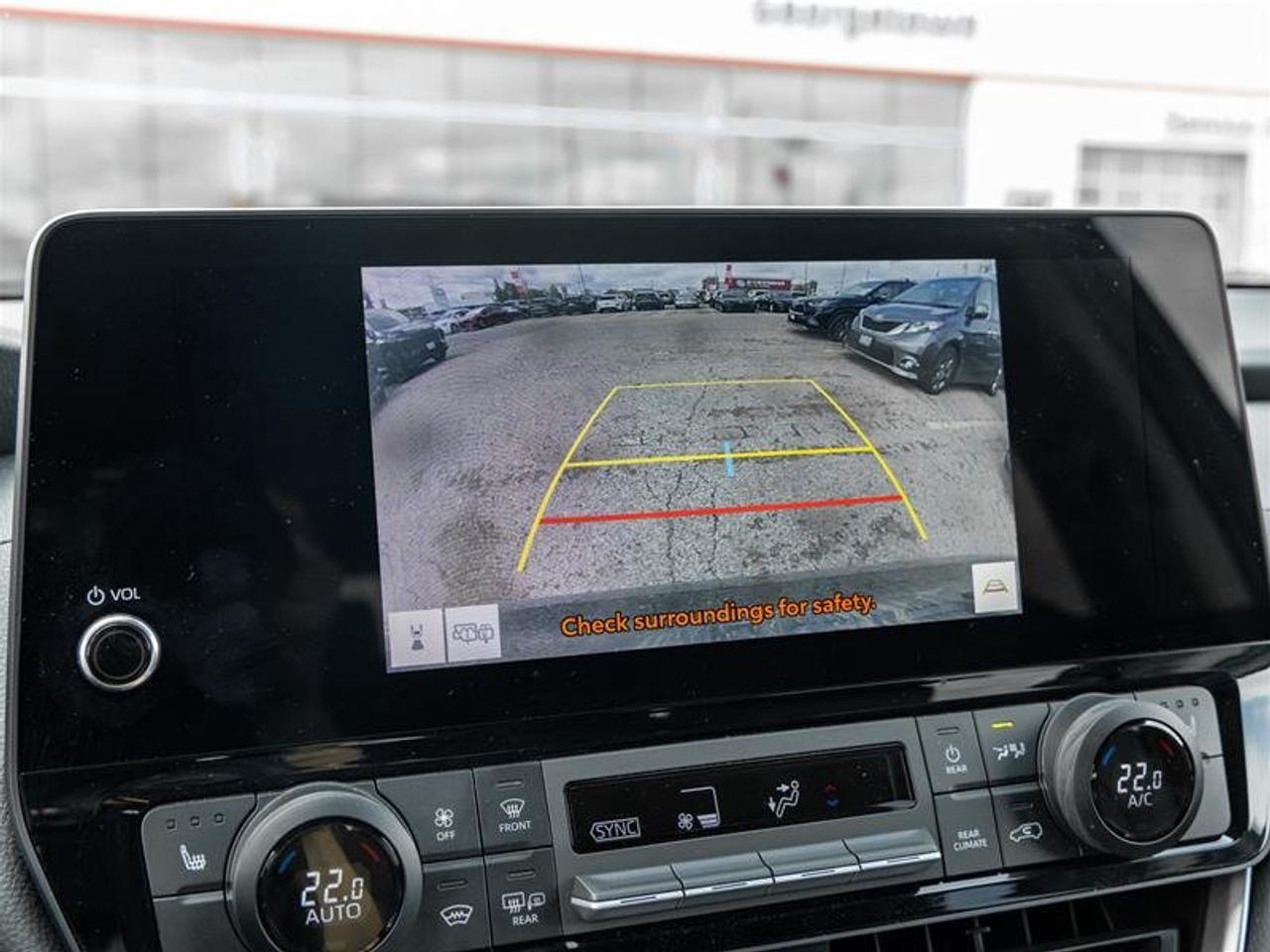 2025 Toyota Grand Highlander Hyb rid XLE AW Heated Seats| Tri-zone Climate| Backup Camera| Wireless Charging| XLE| AWD Photo