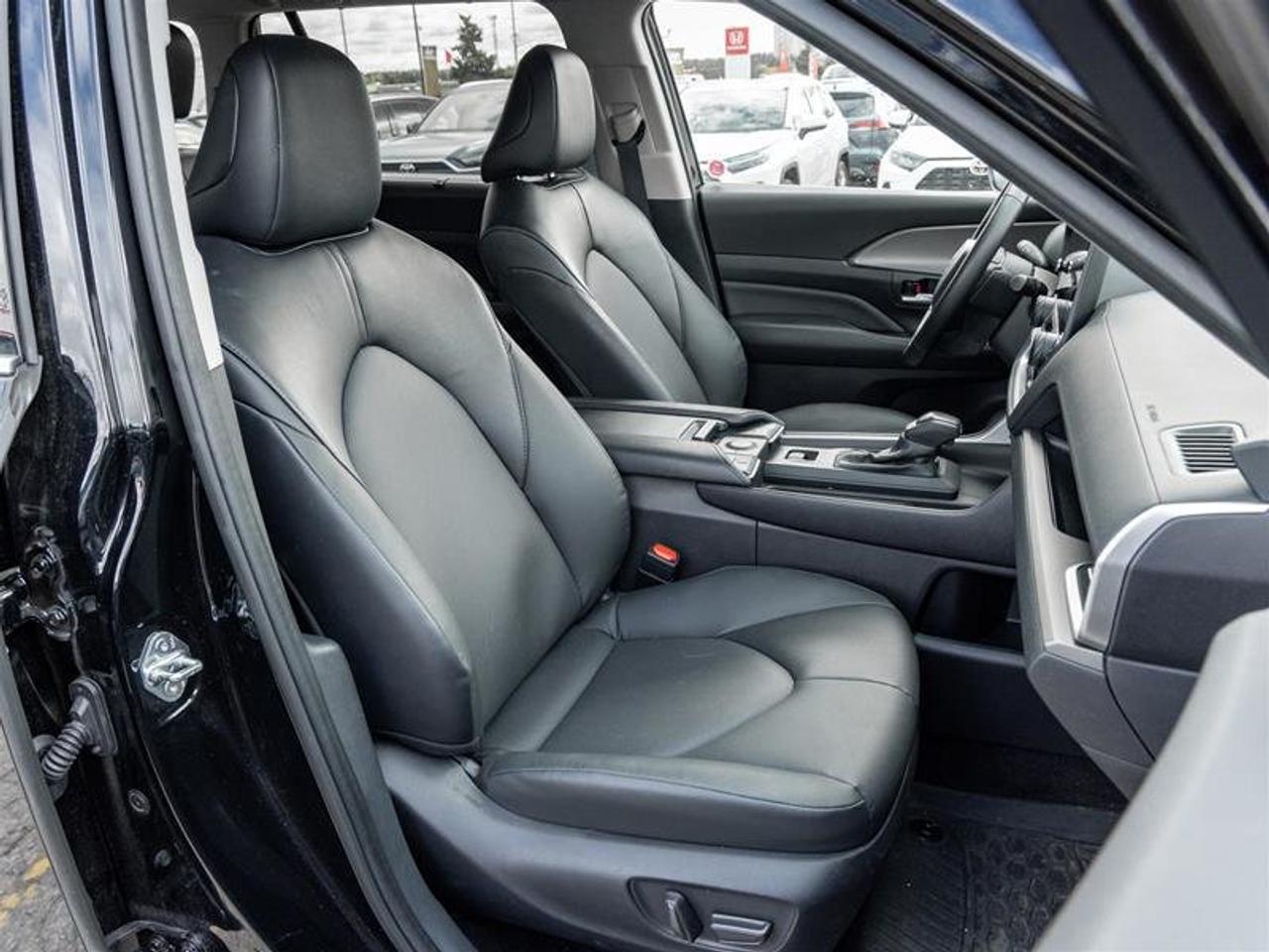 2025 Toyota Grand Highlander Hyb rid XLE AW Heated Seats| Tri-zone Climate| Backup Camera| Wireless Charging| XLE| AWD Photo