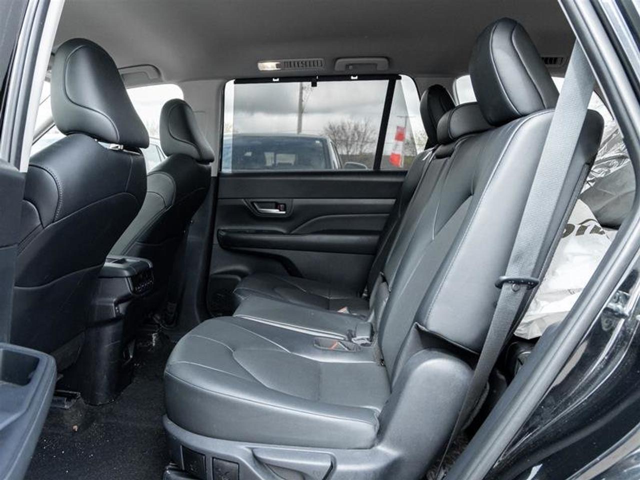 2025 Toyota Grand Highlander Hyb rid XLE AW Heated Seats| Tri-zone Climate| Backup Camera| Wireless Charging| XLE| AWD Photo