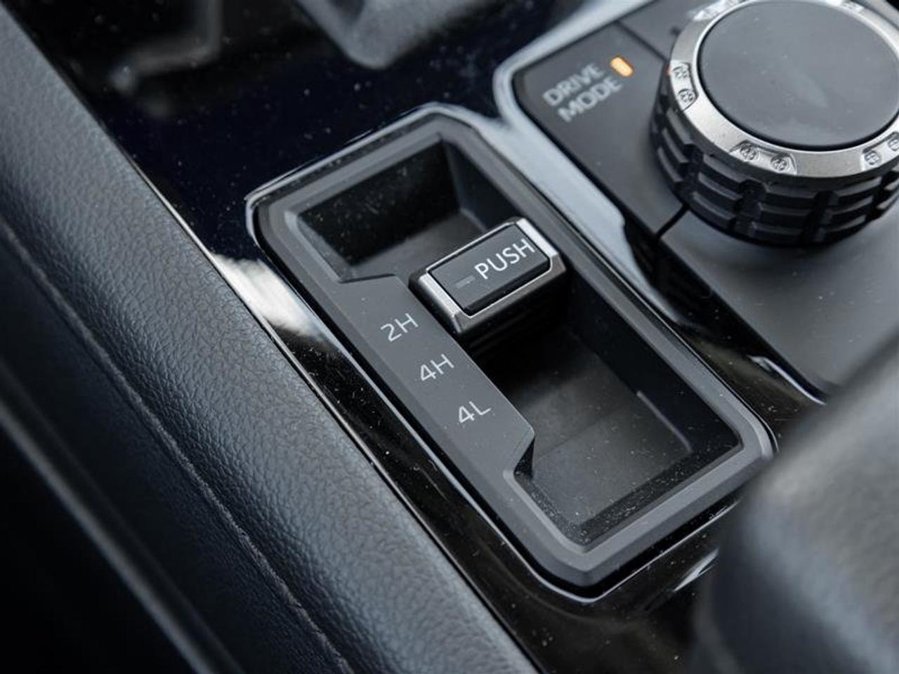2023 Toyota Tundra 4X4 CrewMax Limited L Heated and Vented Seats| Pano Sunroof| Backup Camera| Memory Seat| Limited Photo