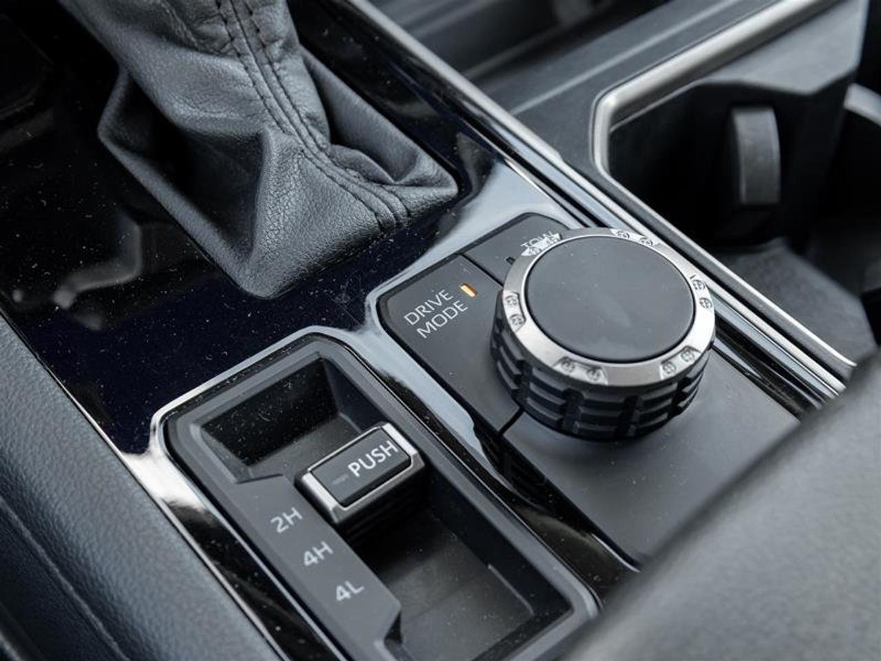 2023 Toyota Tundra 4X4 CrewMax Limited L Heated and Vented Seats| Pano Sunroof| Backup Camera| Memory Seat| Limited Photo