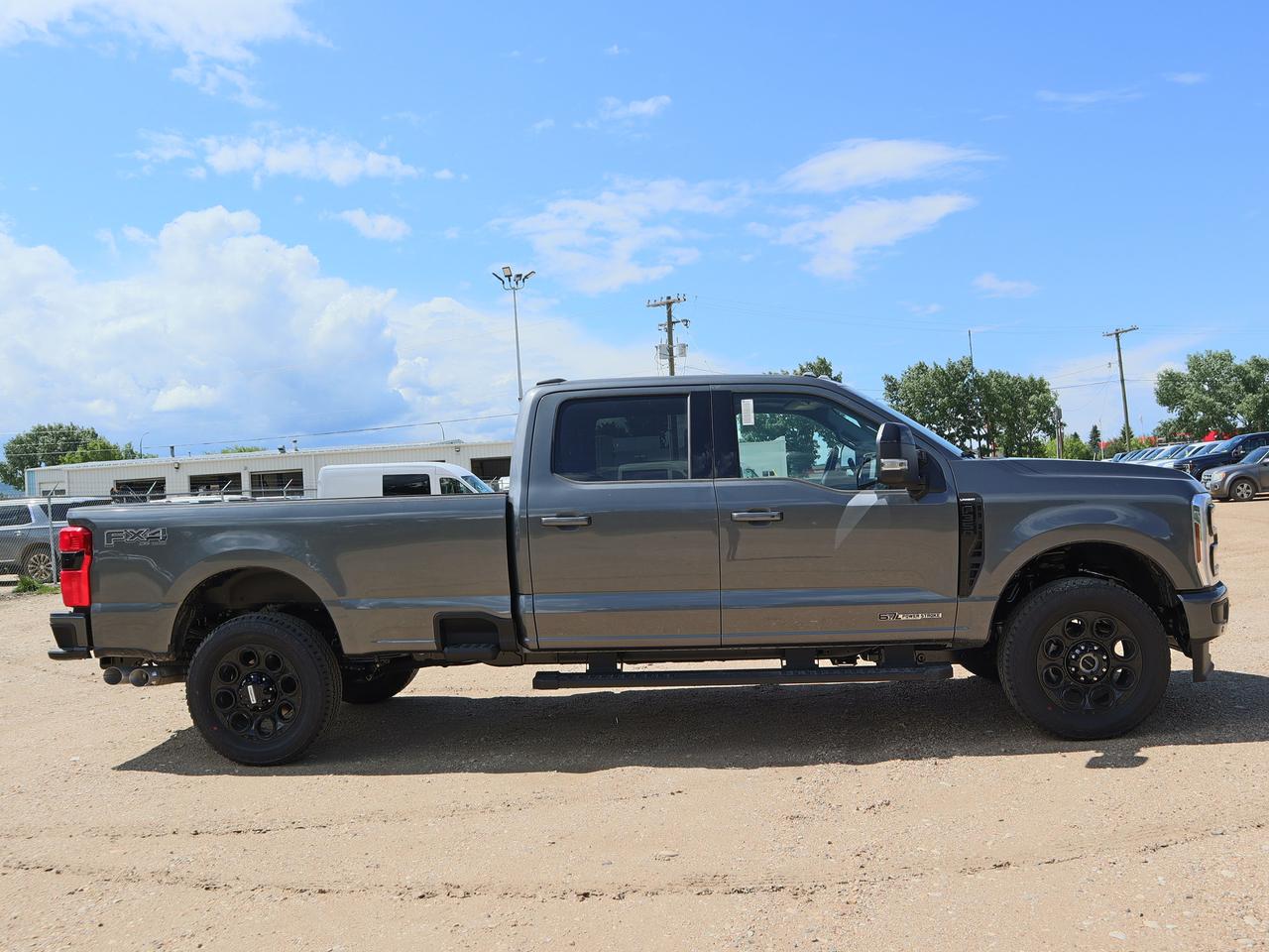 2026 Ford F-350 Super Duty SRW Lariat Photo2
