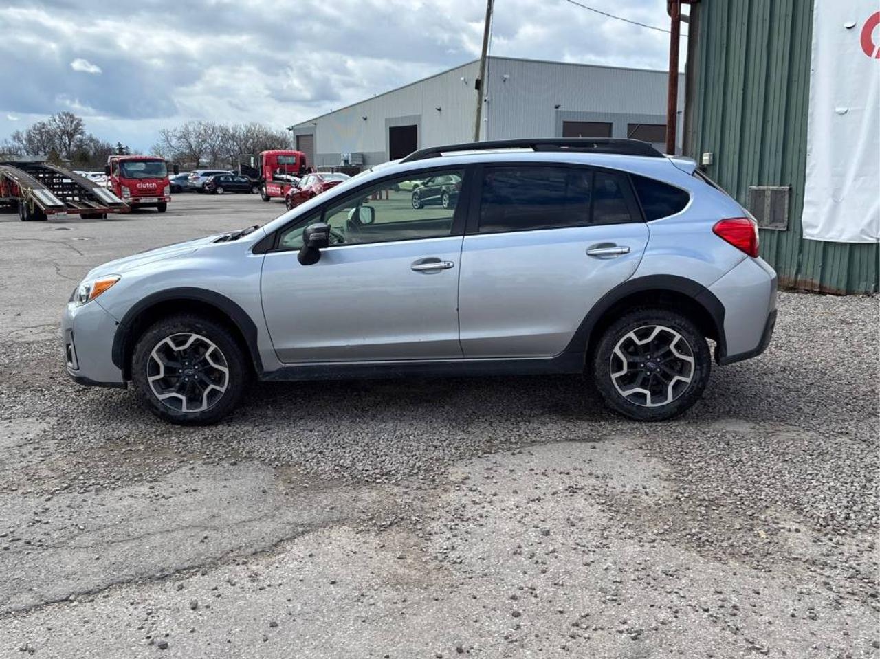 2016 Subaru Crosstrek 2.0 LIMITED - HEATED SEATS, GPS, LEATHER AND MORE! Photo3